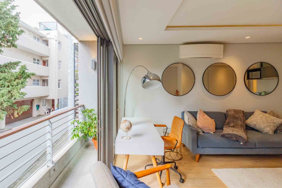 To Let 1 Bedroom Property for Rent in Sea Point Western Cape